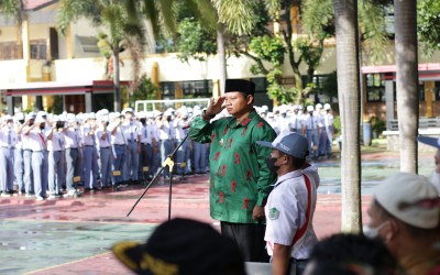 Wakil Gubernur Jawa Barat Jadi Pembina Upacara di SMAN 1 Cilimus